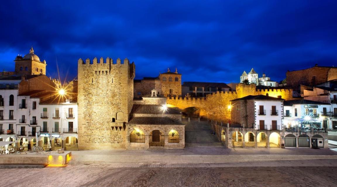 Apartamento La Almena 1 Junto A Plaza Mayor,2 Habitaciones, Parking Gratuito Caces Zewnętrze zdjęcie